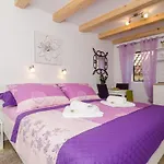 Lavender Garden Apartments - Studio Apartment First Floor - Apt 3