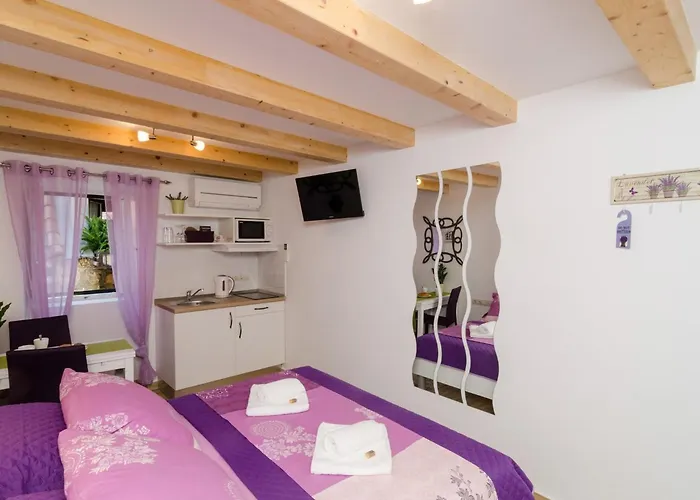 Lavender Garden Apartments - Studio Apartment First Floor - Apt 3