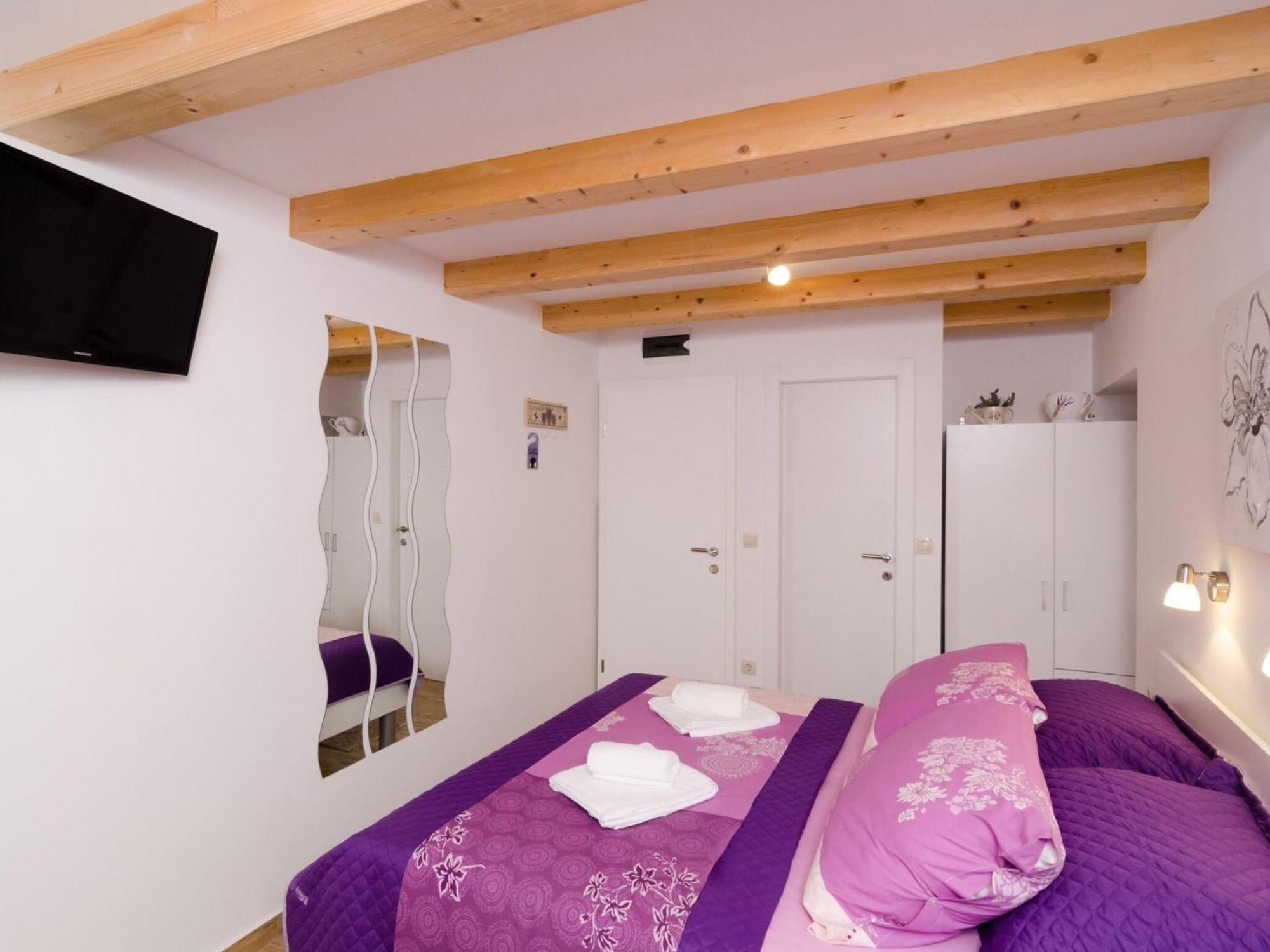 Lavender Garden - First Floor - 3 Apartman *